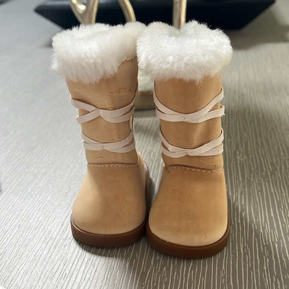 American Girl Wintry Weekend Outfit - Picture 7 of 11